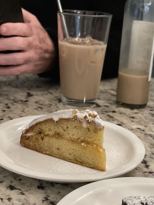 This is the one I mentioned! The orange something cake  at Veganique in Seoul