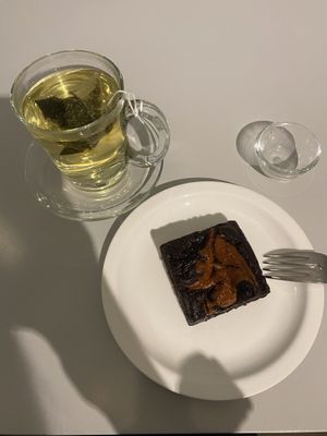 Peppermint tea, peanut butter brownie  at Veganique in Seoul