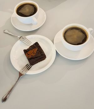 brownie and hot americano at Veganique in Seoul