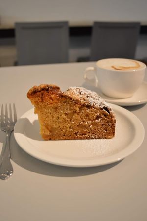 Apple crumble cake and latte at Veganique in Seoul
