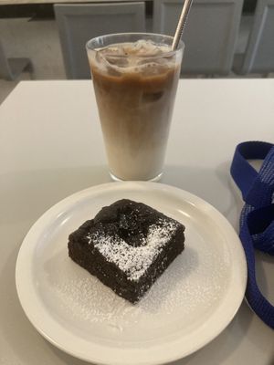 Chocolate plum brownie and oat latte  at Veganique in Seoul