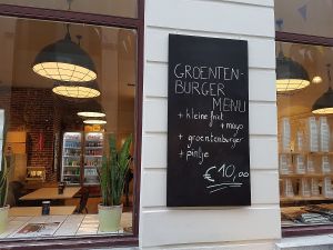 sign for vegetable burger at Frituur Tartaar in Ghent