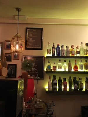 Interior de la barra at Fonzo in Malaga