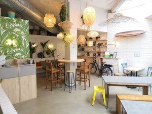 Inside at Hilo Food in Cergy