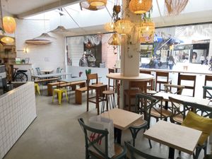 Inside at Hilo Food in Cergy