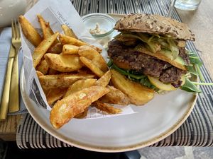 Vegan burger with wedges and vegan mayo  at Goldkind in Mayrhofen