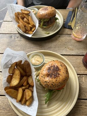 Vegan burgers with wedges and self-made mayonnaise   at Goldkind in Mayrhofen