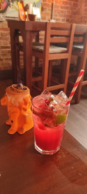 Cocktail and lemonade at The Coconut Tree in Oxford