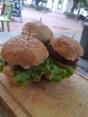 mini burgers at Cocina de Emy Natural Food in Santa Marta