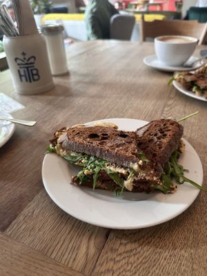 Hummus sandwich   at Trachtenvogl in Munich