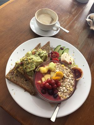 Veganes Frühstück  at Trachtenvogl in Munich