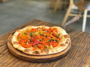 Hummus pizza at Nammi Plant Lab in Seoul