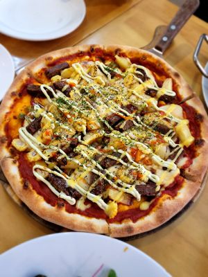 Steak Hawaiian Pizza at Nammi Plant Lab in Seoul