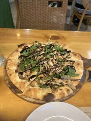 Vegan mushroom pizzaa  at Nammi Plant Lab in Seoul