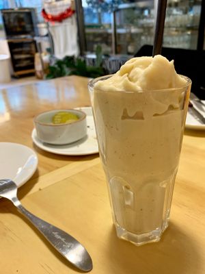 Caribbean smoothie! Super good  at Nammi Plant Lab in Seoul