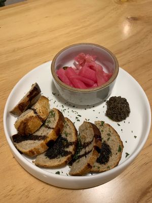 Free appetizer bread at Nammi Plant Lab in Seoul