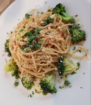 Aglio e olio spaghetti at Nammi Plant Lab in Seoul