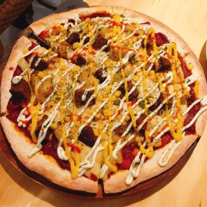 hawaian pizza at Nammi Plant Lab in Seoul
