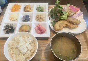 Mixed veggie set and miso soup at One Drop Cafe in Yokosuka