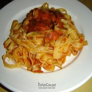 Taglietelle with tomato sauce at La Zucca in Venice