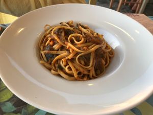 Vegetarian pasta at Su e Giu in Naxos