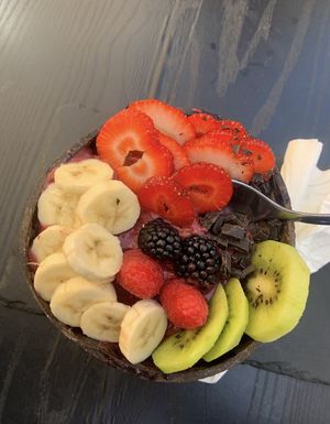 Açai bowl  at Leaves Cafe in Cotovia