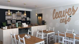 Leaves Café- Cotovia Sesimbra  at Leaves Cafe in Cotovia