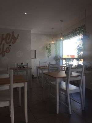 Leaves Cafe - Inside at Leaves Cafe in Cotovia