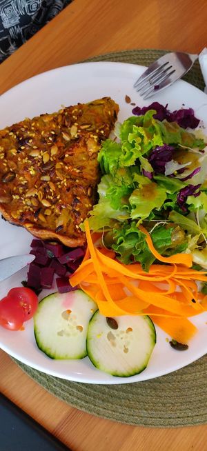 Quiche 😋😋😋 at Leaves Cafe in Cotovia