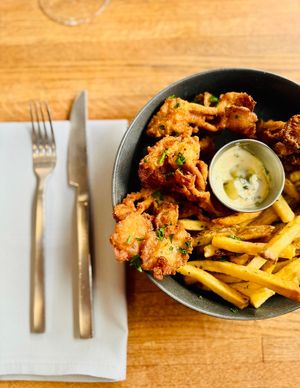 Not Fish & Chips
nori tempura-battered oyster mushrooms, old bay seasoning, hand-cut Chipperbec fries, lemon-dill aioli (v)(gf) at Revolution Winery and Kitchen in Sacramento