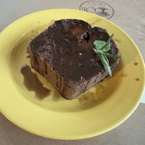 Cake del Día (con azucar mascavo) $280  at Oli Veggie Food in Punta Del Este