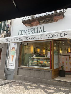 Exterior da gelataria artesanal at Ottavia Gelateria in Funchal