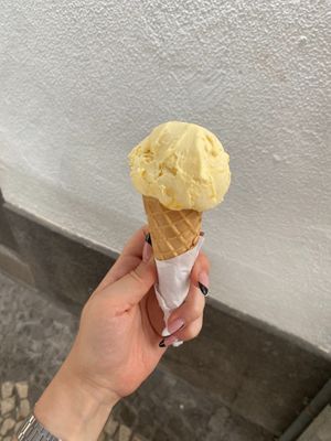 Gelado de maracujá at Ottavia Gelateria in Funchal