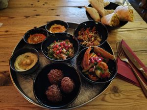 Vegan Mezze Plate for 1 person at Café Damascus in Zofingen
