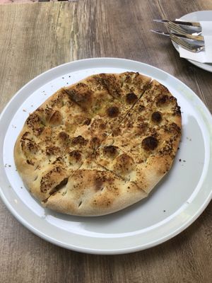 Pizzabrot at Carl-Zone in Strobl