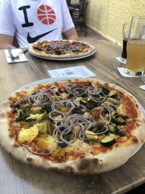 Vegane Gemüsepizza at Carl-Zone in Strobl