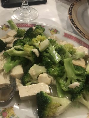 Tofu and broccoli at Gran Mundo in Torremolinos