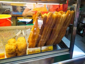 You tiao at Delisnacks 德利食 - Tekka Market in Central Singapore