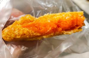 Fried sweet potato at Delisnacks 德利食 - Tekka Market in Central Singapore