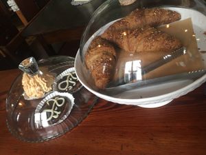 Croissants and tartes at Louvre Michaelense in Sao Miguel