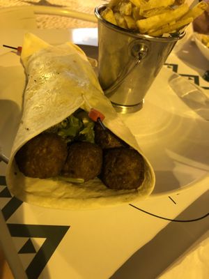 doesn’t look that bad on the pic at Café Central in Sao Miguel