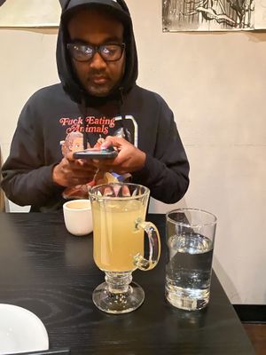 @social.illz getting ready for Chef’s Omakase - hot yuzu maple ginger drink is delicious #Veganuary at Shojin - DTLA in Los Angeles