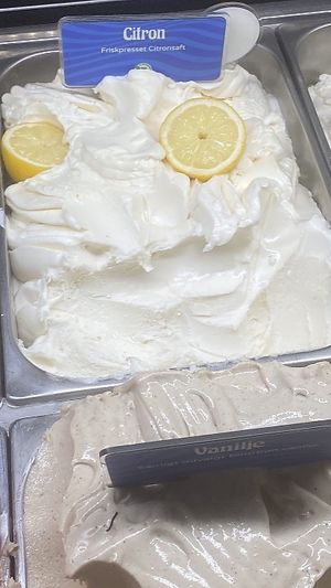 Vegan lemon sorbet at Paradis in Copenhagen