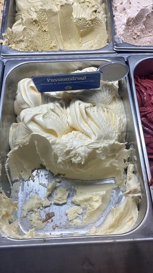 Vegan passion fruit sorbet at Paradis in Copenhagen