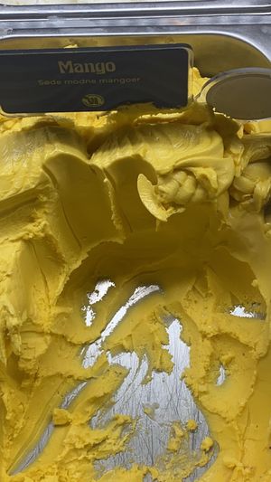 Vegan mango sorbet at Paradis in Copenhagen