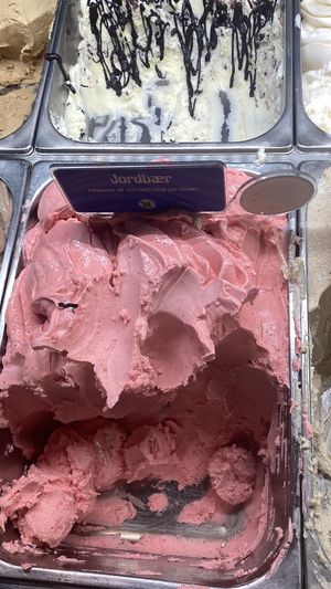 Vegan strawberry sorbet at Paradis in Copenhagen