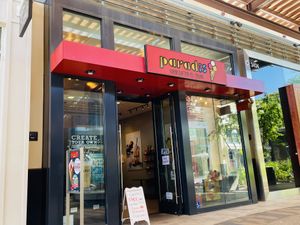Storefront   at Paradis in Valencia