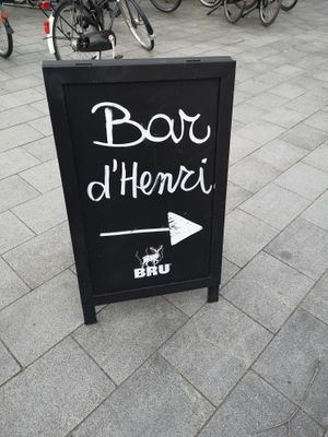 Outside at Bar d'Henri in Antwerpen