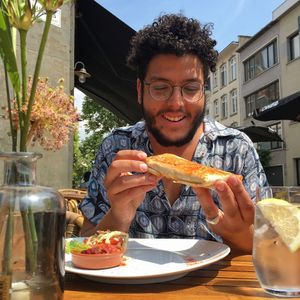 juicy wrap filled with seasonal veggies and home made spreads at Bar d'Henri in Antwerpen