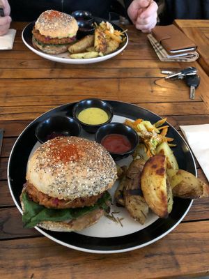 De burger at Bar d'Henri in Antwerpen